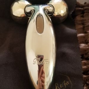 Refa face and body roller